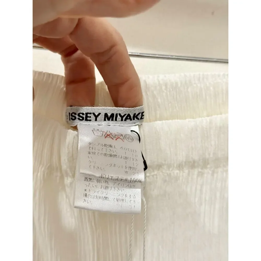 Issey Miyake Cream Pleated Wide-Leg Trousers - Picture 4 of 4